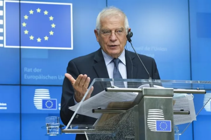 Η ΕΕ θα αποφασίσει μετά το καλοκαίρι για κυρώσεις σε όσους παραβιάζουν το εμπάργκο στη Λιβύη