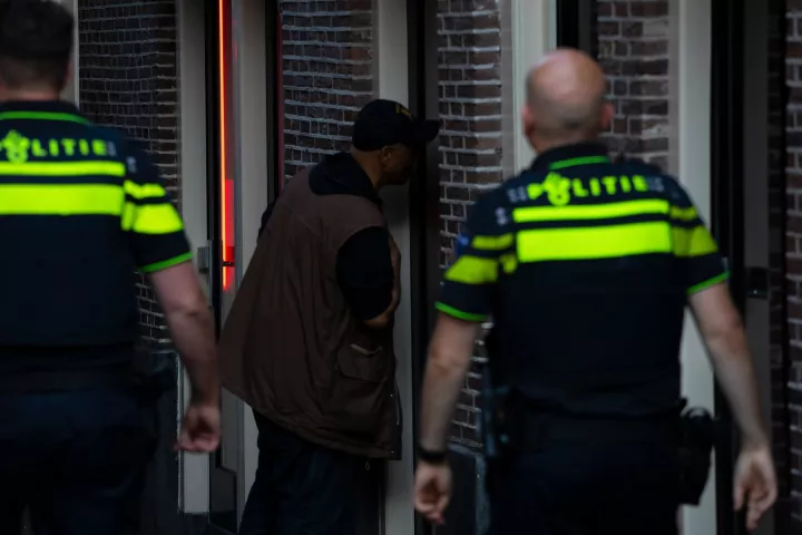 Ολλανδία: Σχεδόν 3.000 νέα κρούσματα μέσα σε 24 ώρες