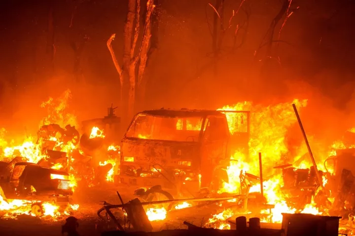 Καλιφόρνια: Εκκενώνονται σπίτια λόγω μεγάλης πυρκαγιάς 