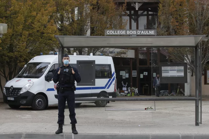 Γαλλία: Συλλήψεις τεσσάρων μαθητών για τη δολοφονία του καθηγητή