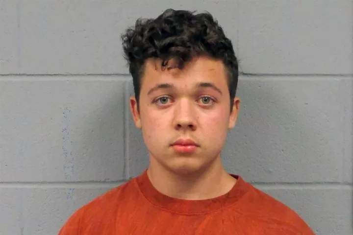 Ελεύθερος με εγγύηση αφέθηκε 17χρονος που κατηγορείται για τον φόνο δύο διαδηλωτών κατά του ρατσισμού