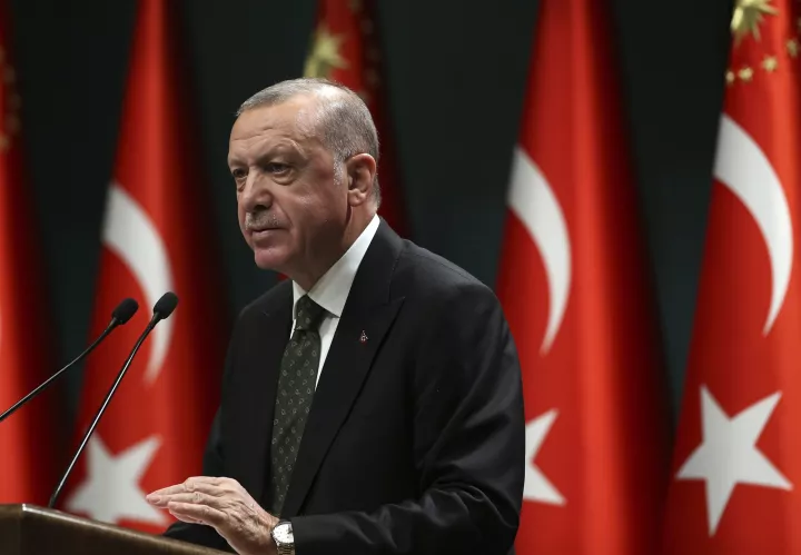 Bloomberg: Ο Ερντογάν προσπαθεί να τα ξαναβρεί με την Δύση