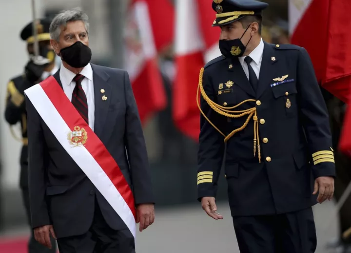 Περού: Μαζικό εμβολιασμό τον Μάρτιο και τον Απρίλιο ανακοίνωσε ο πρόεδρος Σαγάστι