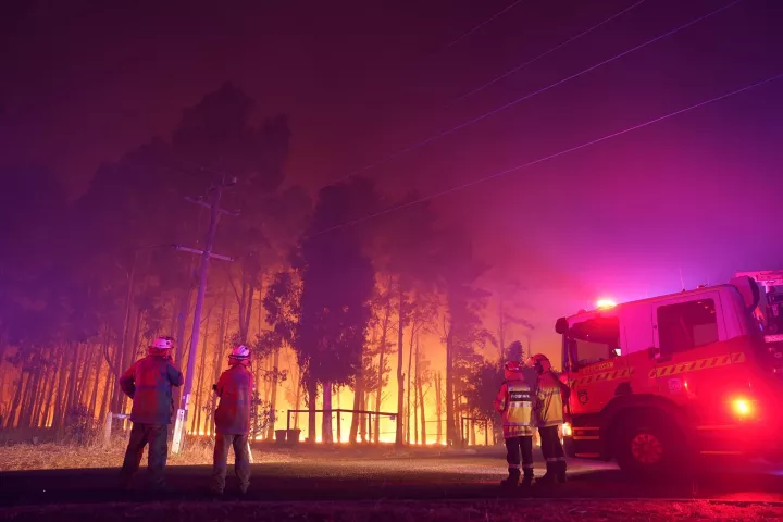 Αυστραλία: Μεγάλες πυρκαγιές στο Περθ, ζημιές σε δεκάδες σπίτια