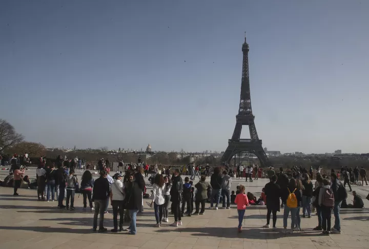 Η Γαλλία χρειάζεται ένα εθνικό λοκντάουν λέει επικεφαλής ΜΕΘ στο Παρίσι