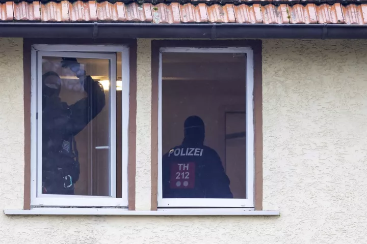 Γερμανία: Δεκάδες επιδρομές της αστυνομίας εναντίον νεοναζιστικών συμμοριών 
