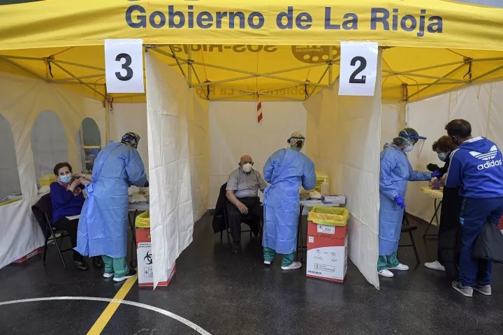 Ισπανία: Θα χορηγεί μία μόνο δόση εμβολίου στους κάτω των 55 ετών, που έχουν νοσήσει