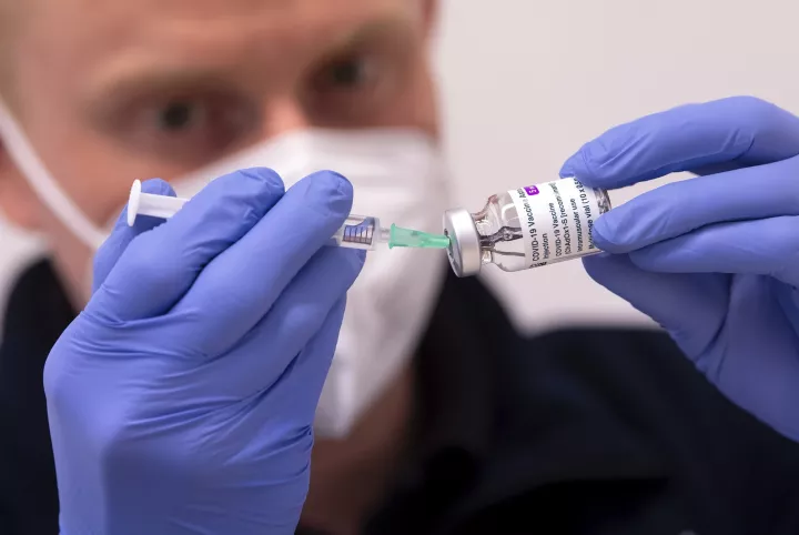 Βέλγιο: Το εμβόλιο της ΑstraZeneca μπορεί να χορηγηθεί και στους άνω των 55