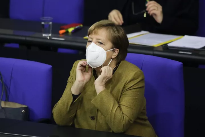 Γερμανία: Κριτική από όλες τις πλευρές στην «στρατηγική ανοίγματος» - «Υπέκυψε η Μέρκελ»
