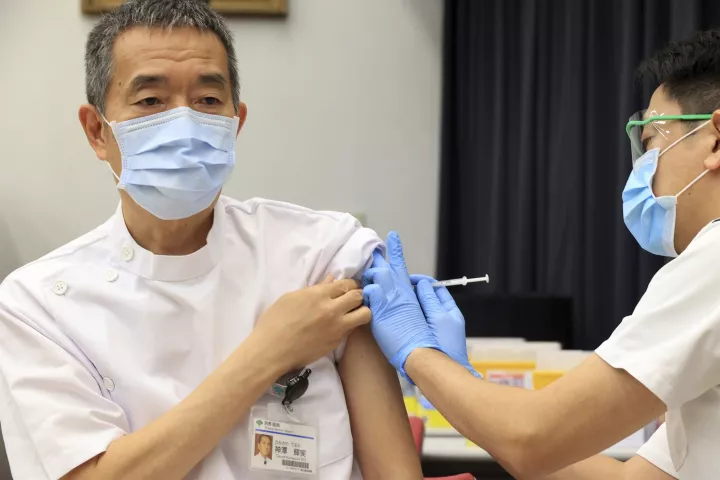 Ιαπωνία: Ξεκινά ο εμβολιασμός των ενηλίκων άνω των 65 ετών