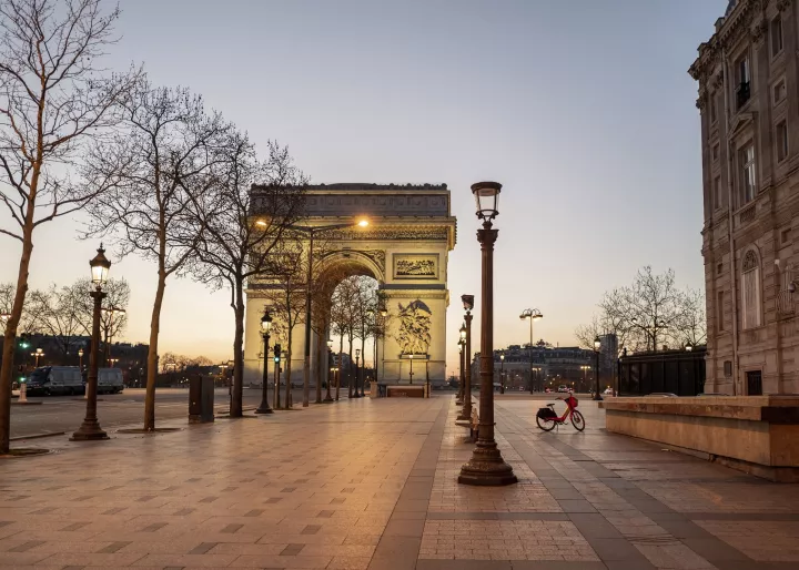 Γαλλία: Απώλεια τουριστικών εσόδων 15,5 δισεκ. ευρώ το 2020 για το Παρίσι 
