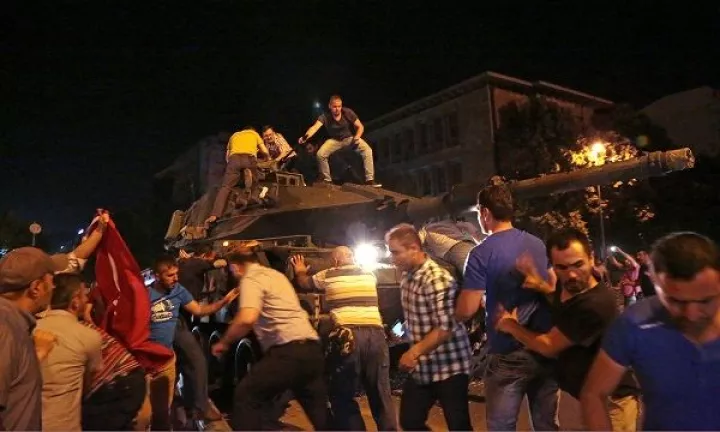 Περισσότεροι απο 290 οι νεκροί στην Τουρκία και 1400 οι τραυματίες  