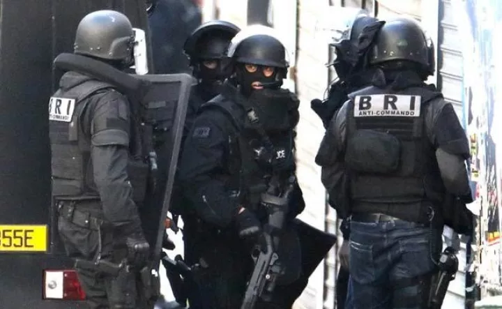 Επίθεση κατά αστυνομικών στο Παρίσι  - Νεκρός ο δράστης, δεν υπάρχουν τραυματίες