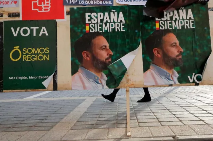 Ισπανία: Άνοδος του Λαϊκού Κόμματος και πτώση Σοσιαλιστών, Vox σε νέα δημοσκόπηση