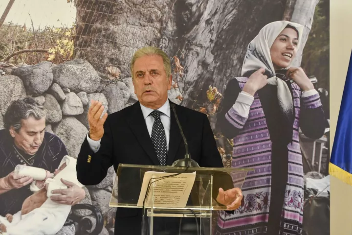 Δ. Αβραμόπουλος: Η συνθήκη Σένγκεν πρέπει να περιφρουρηθεί 
