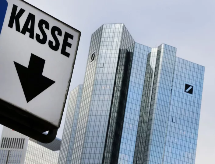 Προς συμβιβασμό στα 5,4 δισ. δολάρια για το πρόστιμο της Deutsche Bank
