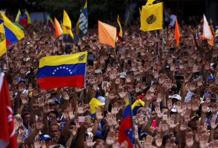 Κολομβία: Αυξάνεται ο αριθμός των Βενεζουελάνων που περνούν τα σύνορα για να αγοράσουν τρόφιμα