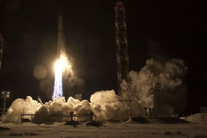 Η Ρωσία σχεδιάζει την εκτόξευση 150 δορυφόρων έως το 2025 και αποστολή στη Σελήνη