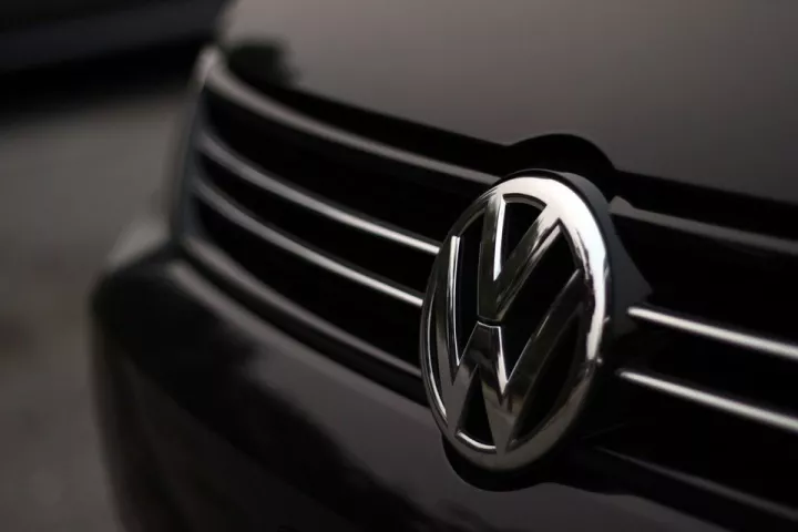 Volkswagen CEO: Αν δεν προσαρμοστούμε στους κανονισμούς, θα χαθούμε από την παγκόσμια αγορά