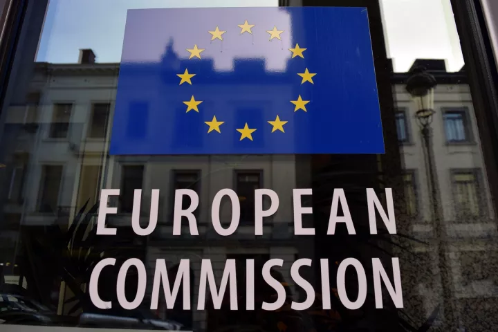 Κομισιόν: Πρόταση για ταμείο 15 δισ. ευρώ για προστασία εταιρειών στρατηγικού χαρακτήρα