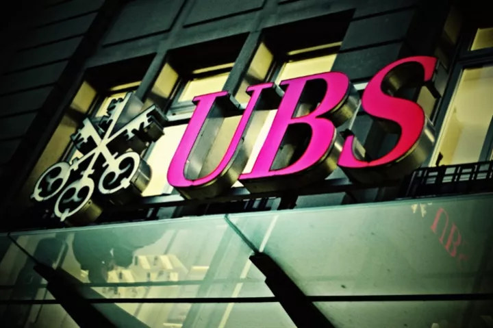 UBS: Έχασε τους στόχους του 2019 - Αναθεωρεί το guidance
