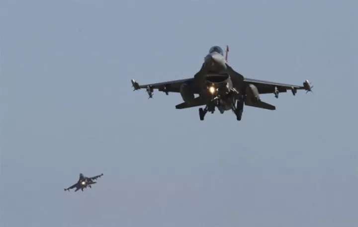 Υπερπτήσεις τουρκικών F-16 σε πέντε νησιά του Αιγαίου