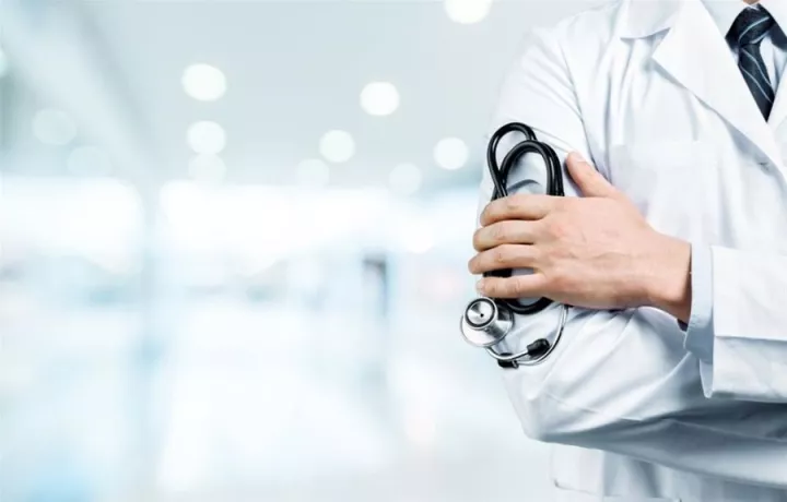 Συνελήφθη γιατρός σε δημόσιο νοσοκομείο της Αττικής για «φακελάκι»