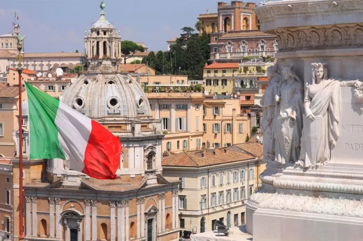 Σοβαρό ενδεχόμενο το χρέος της Ιταλίας να καταστεί μη διαχειρίσιμο