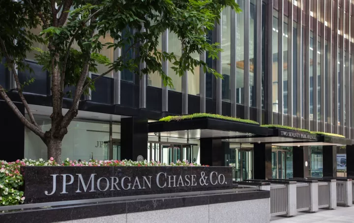 JPMorgan: Αγοράστε ελληνικά ομόλογα &#8211; Έρχεται νέα έξοδος στις αγορές