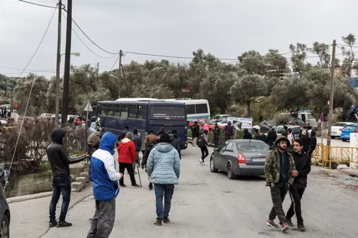 Μετακίνηση 500 προσφύγων από Λέσβο και Σάμο προς την ηπειρωτική Ελλάδα