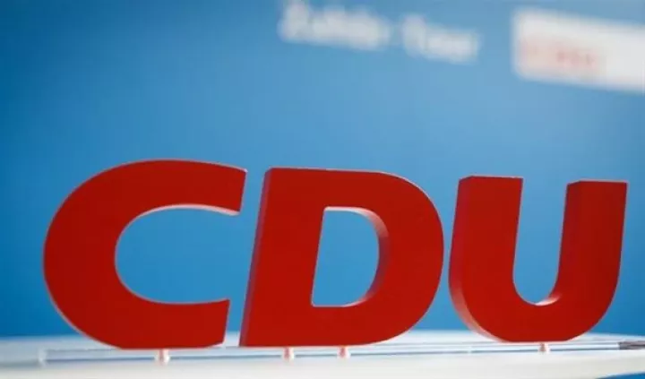 Γερμανία: Ο Ν. Ρέντγκεν έθεσε επισήμως υποψηφιότητα για την προεδρία του CDU