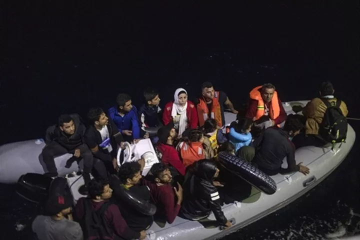 Ισπανία: Δύο μετανάστες πνίγηκαν ενώ προσπαθούσαν να φτάσουν στα Κανάρια Νησιά, άλλοι τέσσερις αγνοούνται - Το λιμενικό διέσωσε 81 άτομα