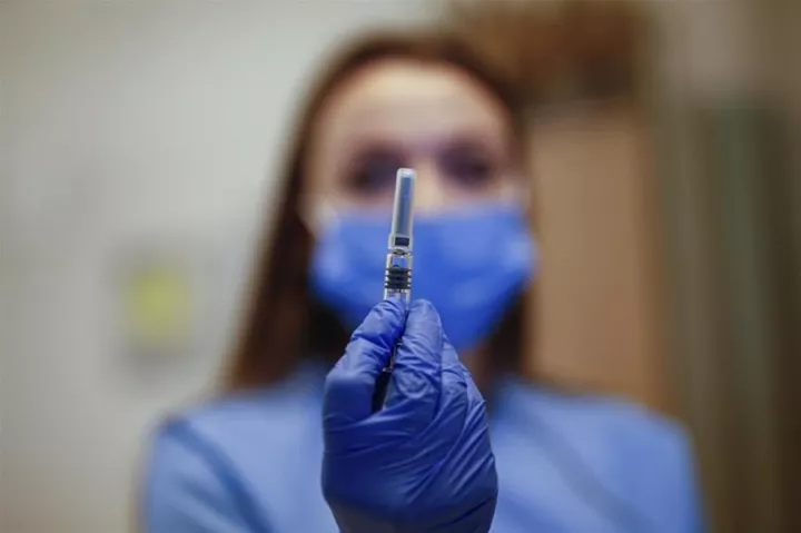 Προβληματίζει την Ευρώπη ο αργός ρυθμός παράδοσης των εμβολίων 