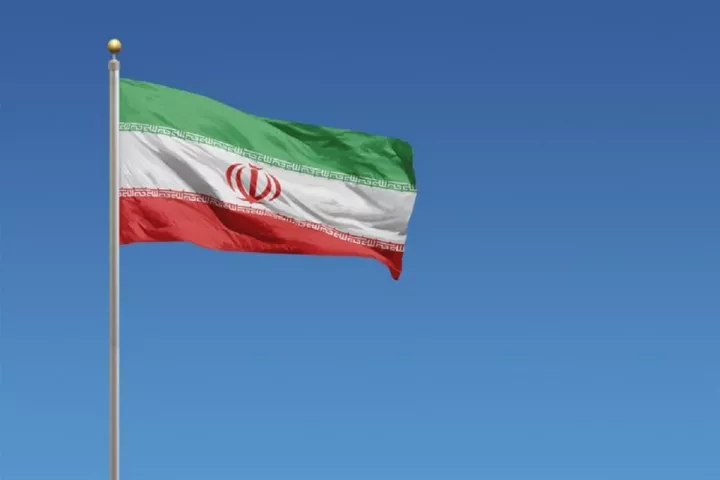Iράν: Η αντιαεροπορική άμυνα του εκτόξευσε πυραύλους πάνω από τη Νατάνζ για να δοκιμάσει τη δύναμη ταχείας αντίδρασής της
