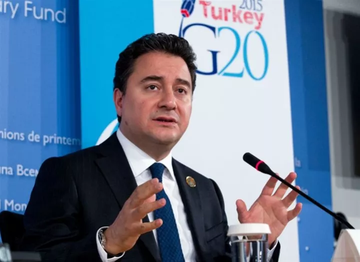 Α. Μπαμπατσάν: Ο Τ. Ερντογάν εκφοβίζει τον επιχειρηματικό κόσμο της χώρας