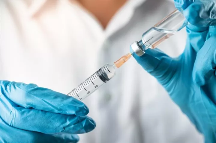 ΕΕ: Η OLAF ερευνά απάτη με 900 εκατομμύρια δόσεις εμβολίων 