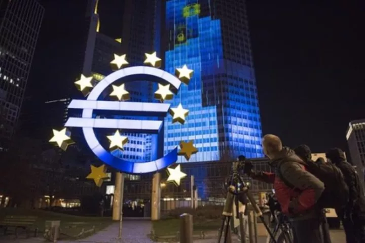 ΕΚΤ: Θα αγοράσει junk ομόλογα υπό το φόβο υποβάθμισης της Ιταλίας;