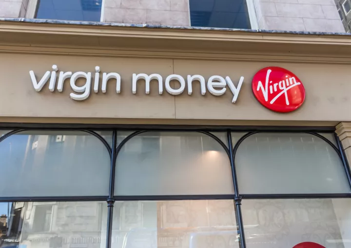 Virgin Money: Μειώθηκαν οι προ φόρων ζημιές για το έτος