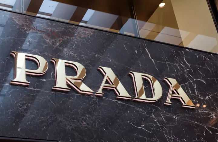 Prada: Αναμένει αύξηση εσόδων στα 5 δισ. ευρώ σε 4-5 χρόνια