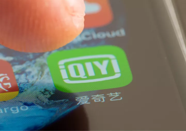 Alibaba και Tencent αναστέλλουν τις συνομιλίες για την εξαγορά της iQIYI