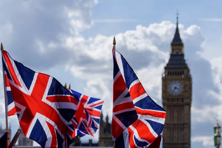BBC: Το Λονδίνο αρνείται να χορηγήσει πλήρες καθεστώς στους διπλωμάτες της ΕΕ
