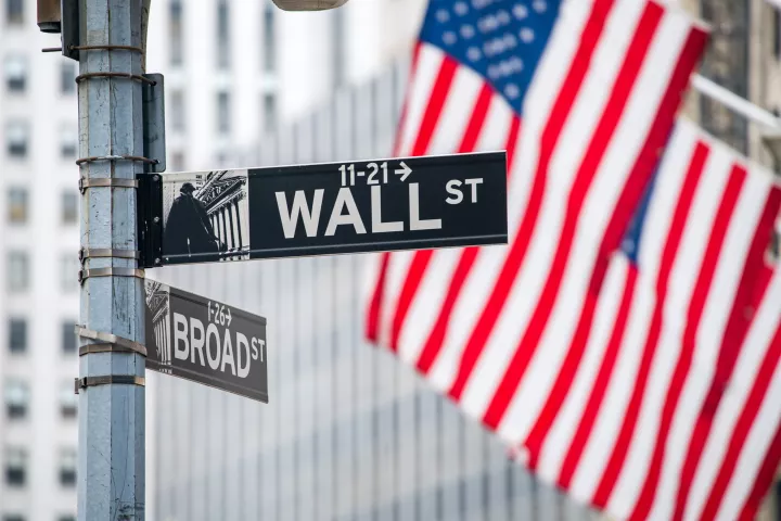Wall Street: Μικτά πρόσημα αλλά νέο ιστορικό υψηλό ο S&P 500