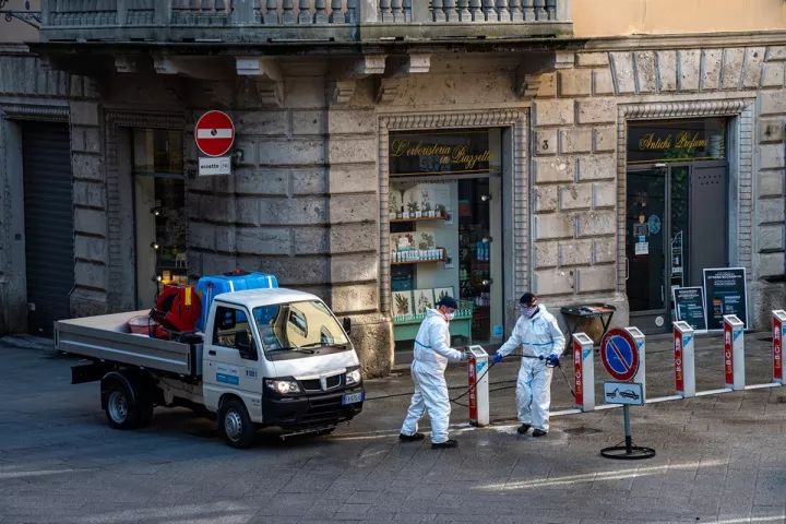 Deutsche Welle: Eνώπιον τρίτου κύματος πανδημίας η Ιταλία