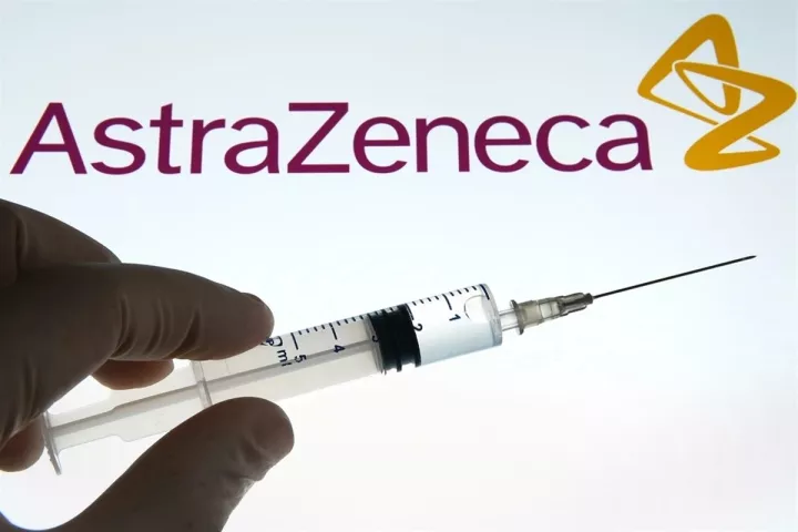 Η Ισπανία περιορίζει το εμβόλιο της AstraZeneca στους κάτω των 55 ετών