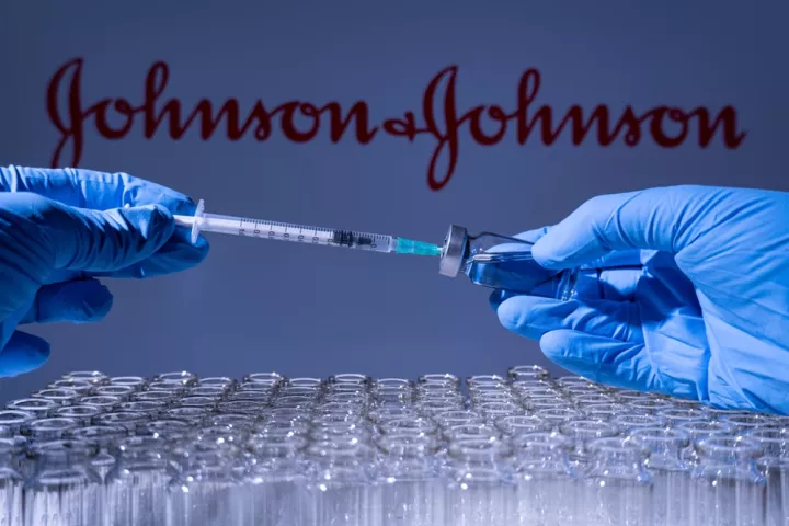 Βρετανία: Εγκρίθηκε η χορήγηση του εμβολίου της Johnson & Johnson 
