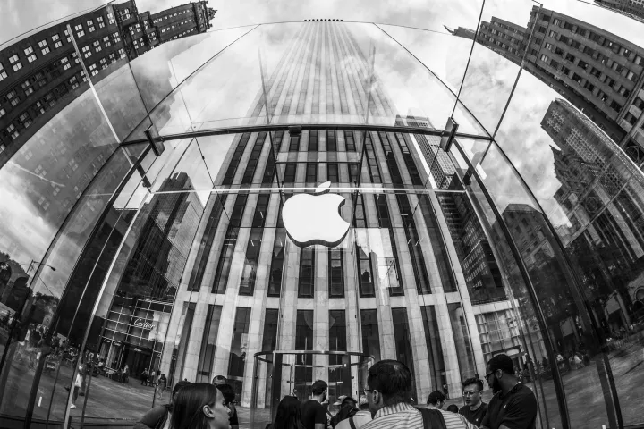 Apple: Επέστρεψε στην κορυφή στις παγκόσμιες πωλήσεις smartphone