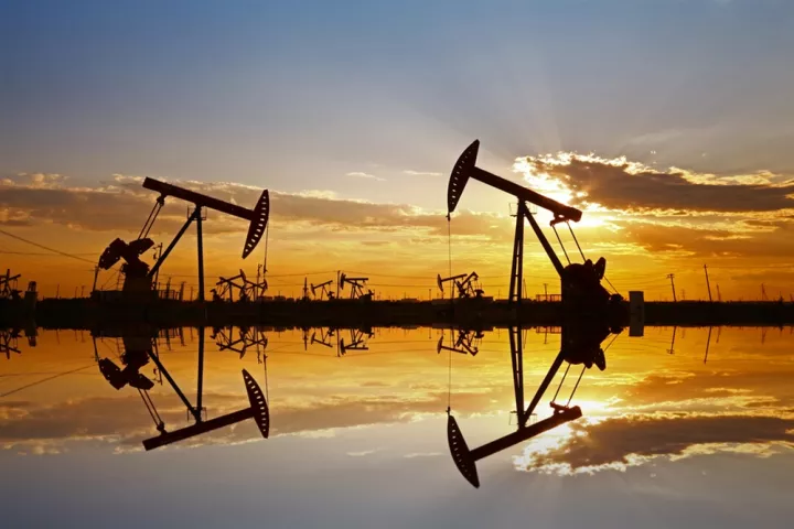 «Βουτιά» 13% για το πετρέλαιο - Έπεσε κάτω από τα 70 δολάρια