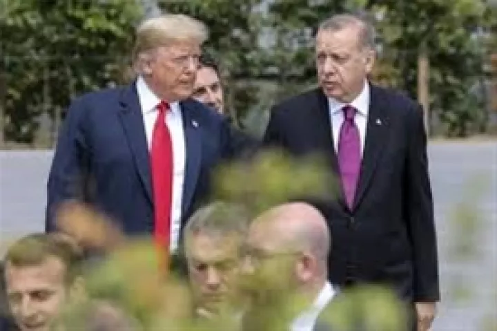 Τραμπ - Ερντογάν καλούν Συρία και Ρωσία να σταματήσουν τις επιθέσεις