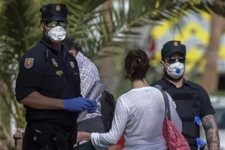 Ισπανία: Πάνω από 100 νεκροί και 2.000 νέα κρούσματα σε ένα 24ωρο