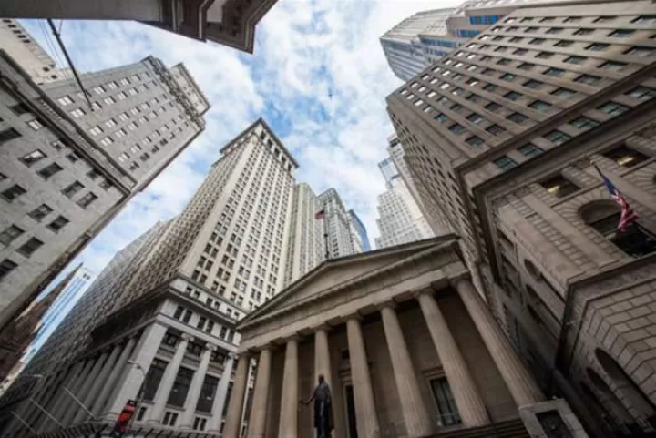 Οριακές μεταβολές στην Wall Street